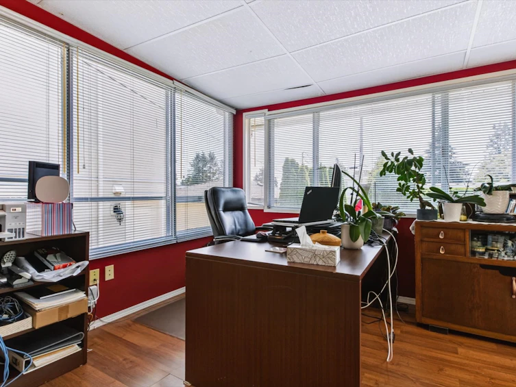 13830 Blackburn Avenue, Surrey, BC, V4B 2Y8 - 14