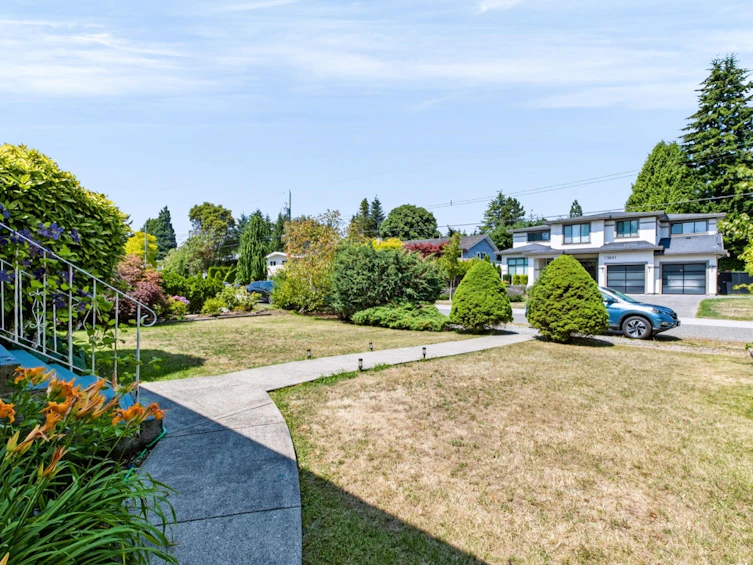 13830 Blackburn Avenue, Surrey, BC, V4B 2Y8 - 40