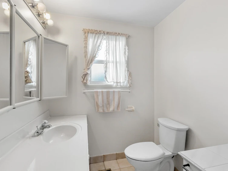 4667 Simpson Avenue, Vancouver, BC, V6R 1C2 - 10