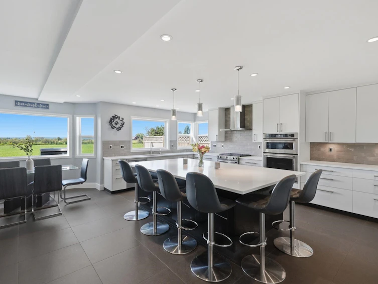 6706 London Drive, Delta, BC, V4K 4W7