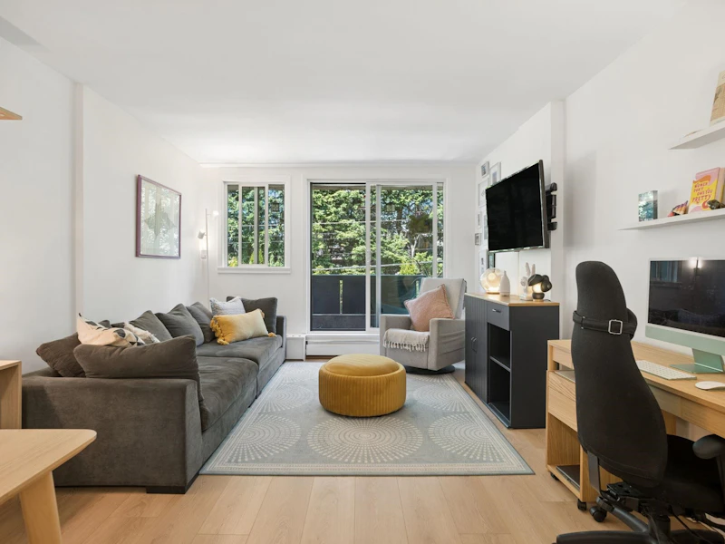 202 - 1867 W 3rd Avenue, Vancouver BC V6J 1K9
