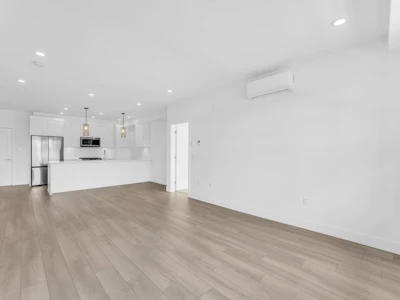 204-22633 Selkirk Avenue - 4