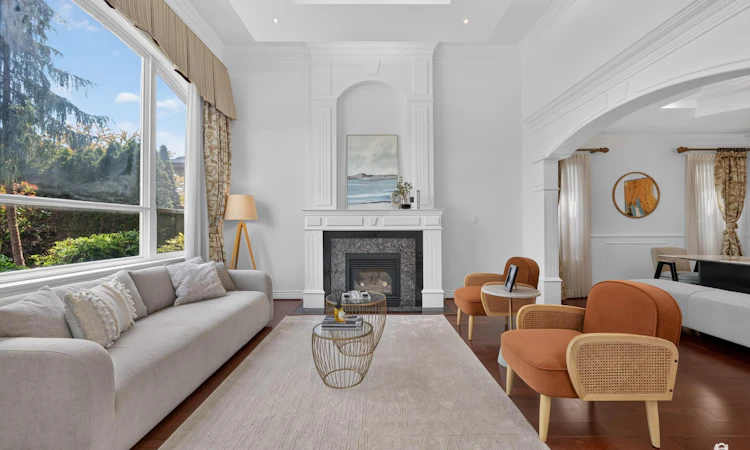 6286 Dunsmuir Crescent
