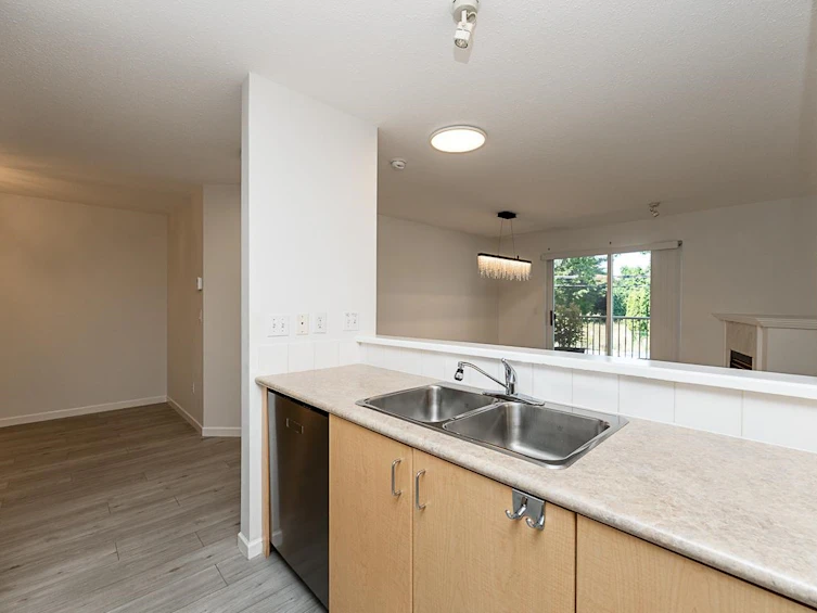 204-15298 20 Avenue, Surrey, BC, V4A 2A3 - 14