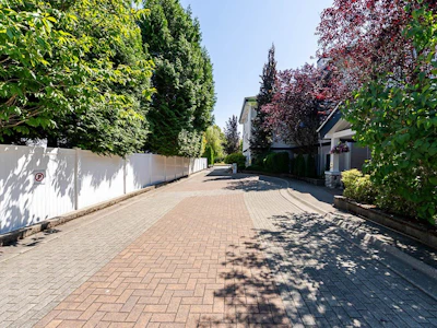 204-15298 20 Avenue - 2