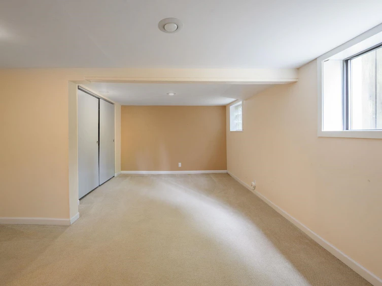 931 Second Street, New Westminster, BC, V3L 2N8 - 29