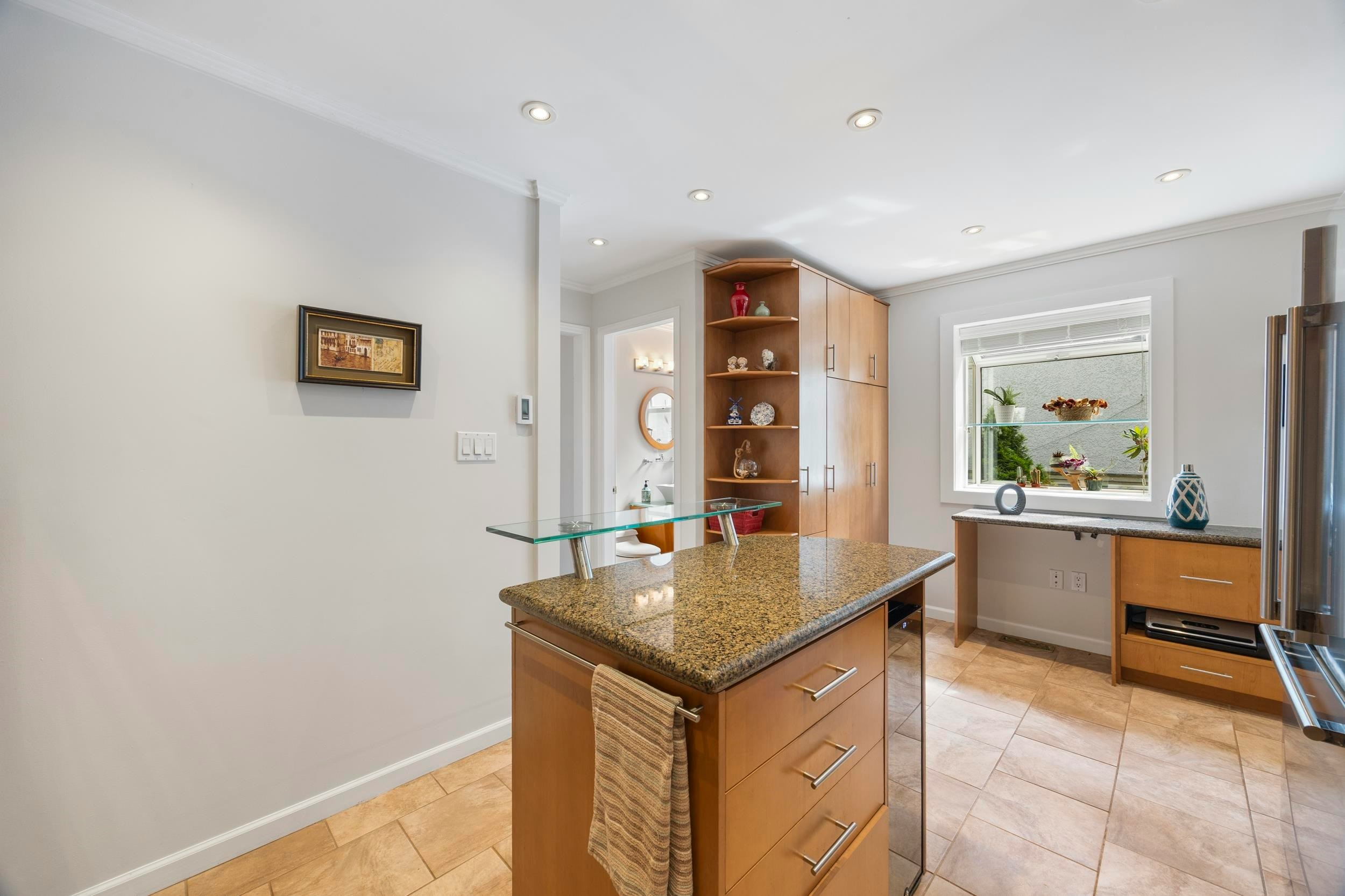 3608 W 7th Avenue, Vancouver, BC, V6R 1W4 - 13