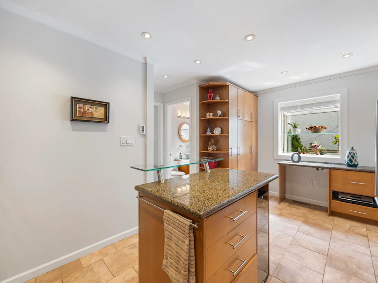 3608 W 7th Avenue, Vancouver, BC, V6R 1W4 - 13
