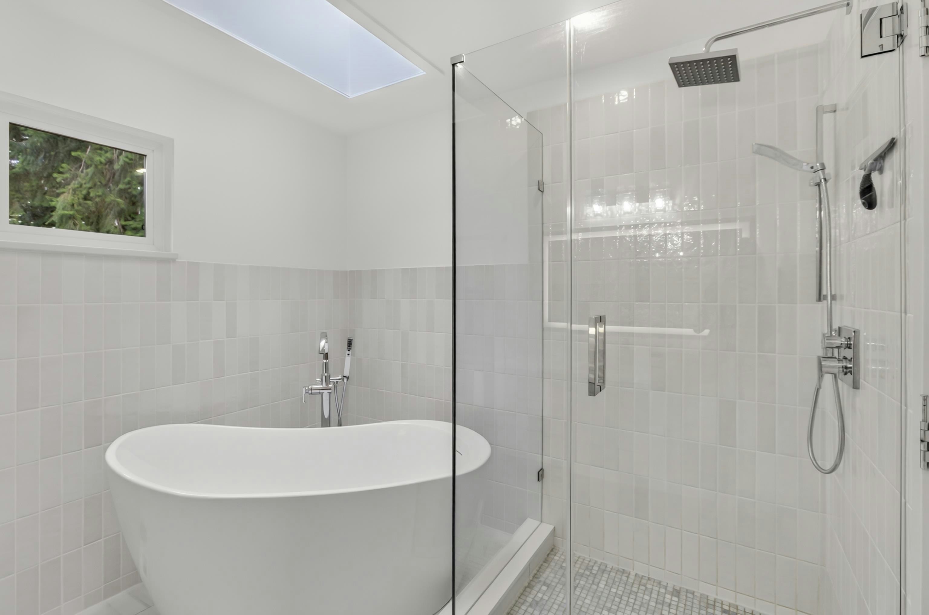 102-12741 16 Avenue, Surrey, BC, V4A 1N2 - 27