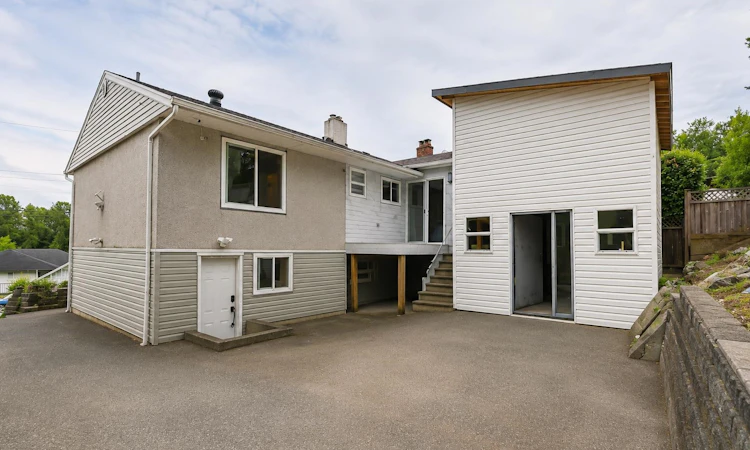 3867 Marine Drive