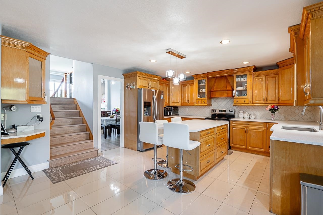 12608 67a Avenue, Surrey, BC, V3W 1G3 - 11