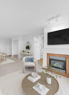 807 6611 Southoaks Crescent