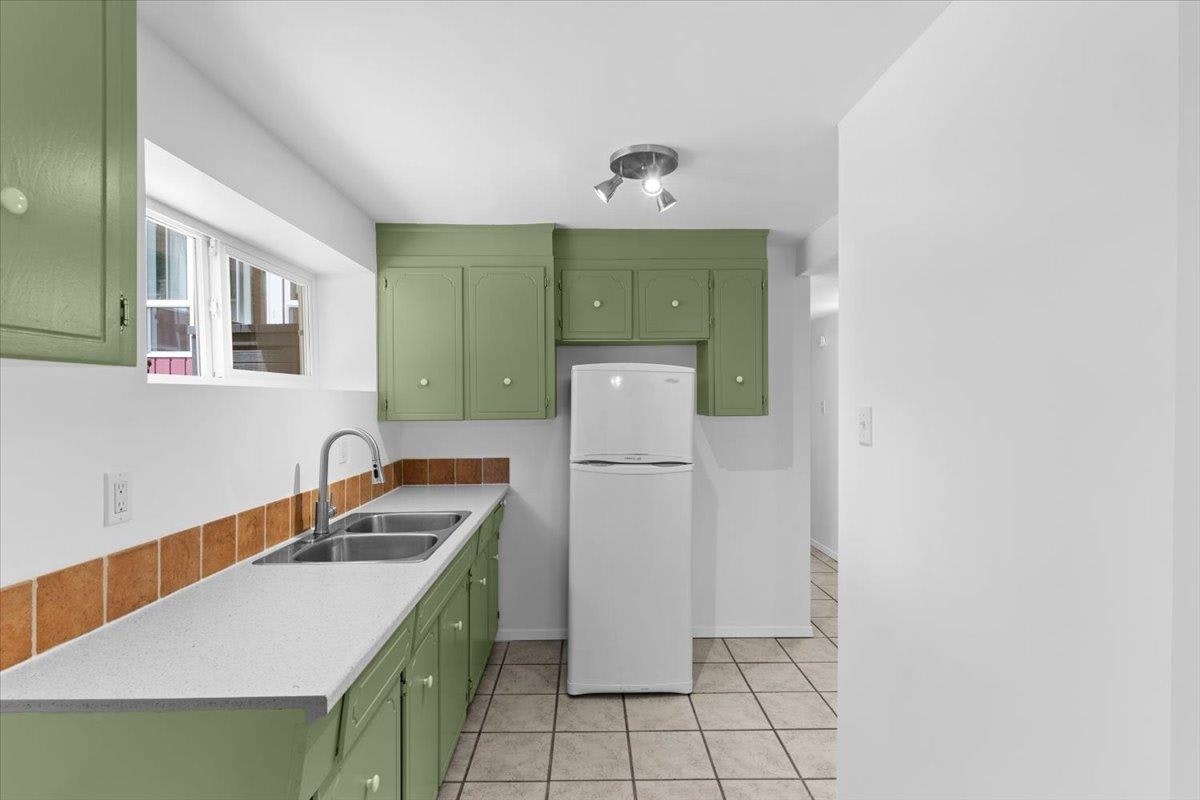 1866 Eastern Drive, Port Coquitlam, BC, V3C 2T6 - 27