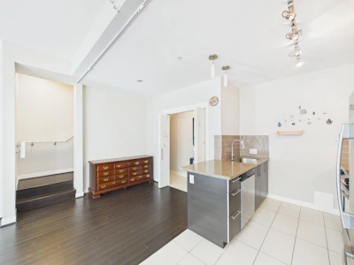 3-6733 Buswell Street - 3