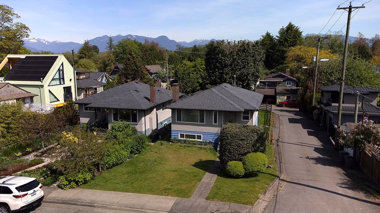 2137 20th Avenue, Vancouver, BC, V5N 2L4 - 13