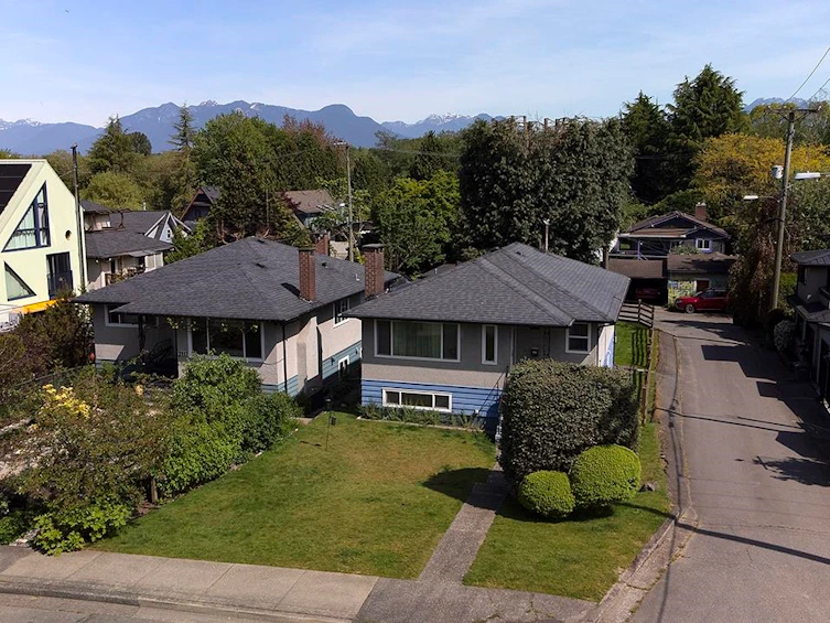 2137 20th Avenue, Vancouver, BC, V5N 2L4 - 13