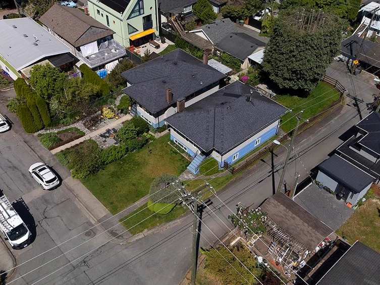 2137 20th Avenue, Vancouver, BC, V5N 2L4 - 19
