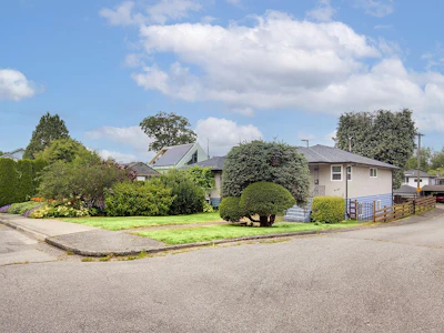 2137 20th Avenue - 2