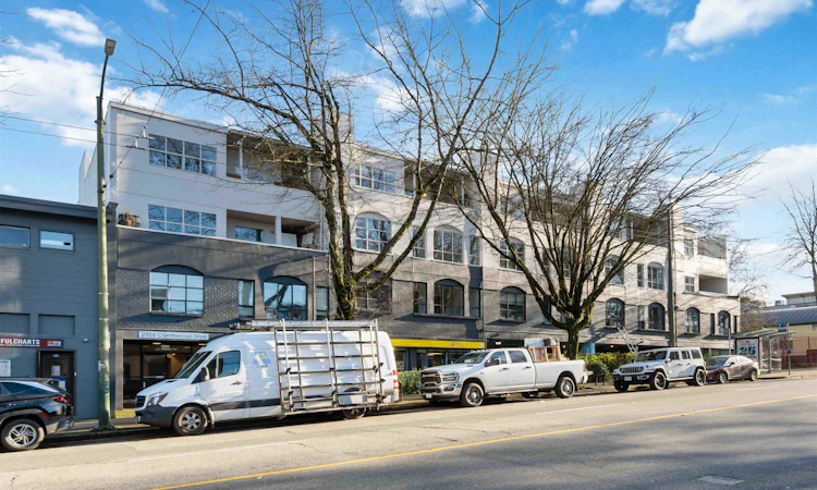 209-2928 Commercial Drive