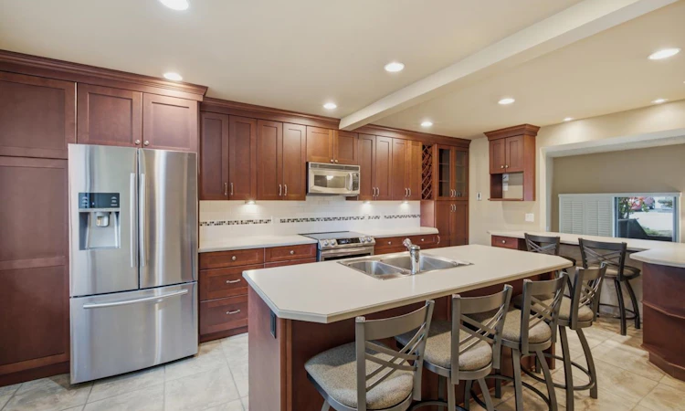 7-2990 Mariner Way