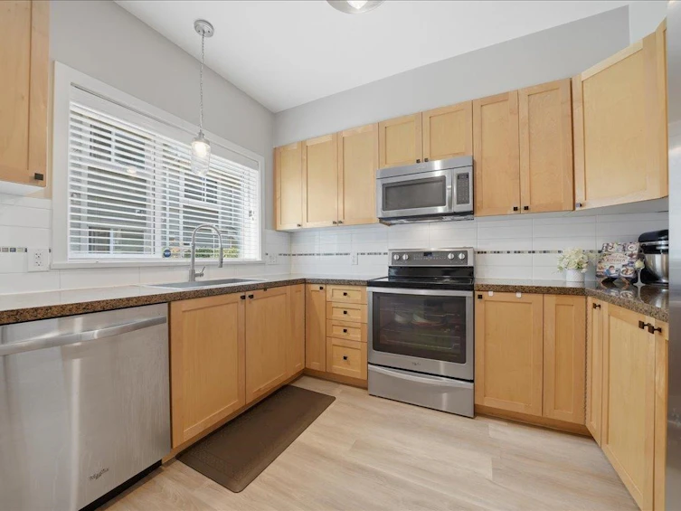 19-621 Langside Avenue, Coquitlam, BC, V3J 0A8 - 3