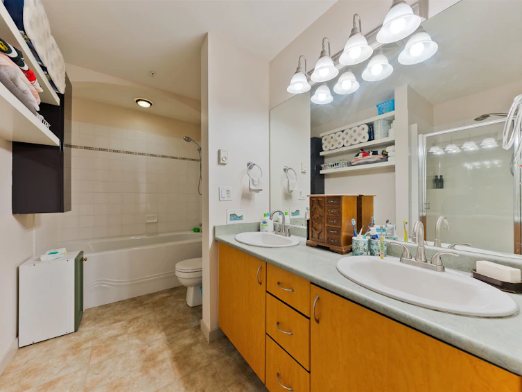 207-33485 South Fraser Way, Abbotsford, BC, V2S 8P9 - 17