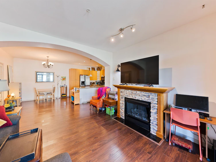 207-33485 South Fraser Way, Abbotsford, BC, V2S 8P9 - 9