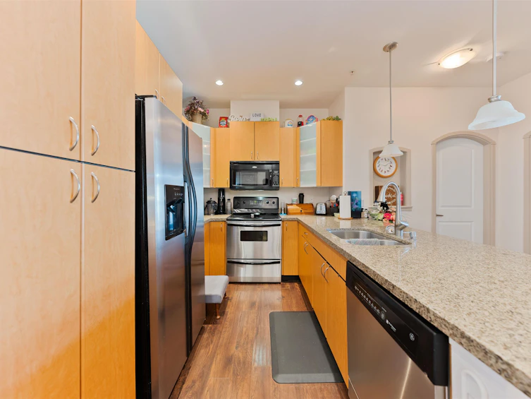 207-33485 South Fraser Way, Abbotsford, BC, V2S 8P9 - 5
