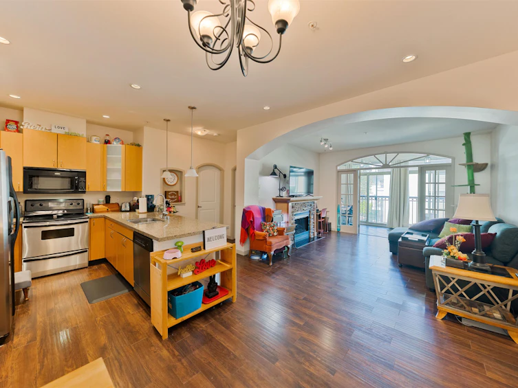 207-33485 South Fraser Way, Abbotsford, BC, V2S 8P9 - 4
