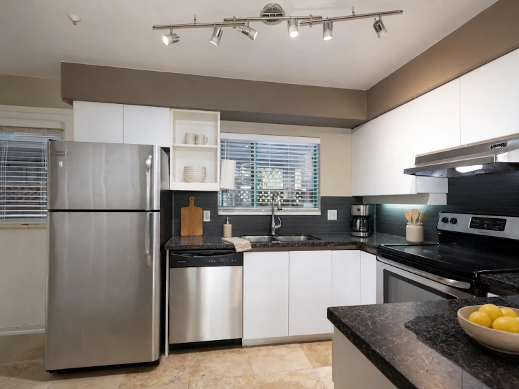 108E-3081 Glen Drive, Coquitlam, BC, V3B 2P8 - 4