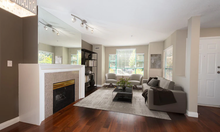 108E-3081 Glen Drive