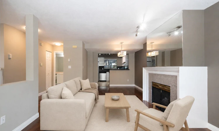 108E-3081 Glen Drive