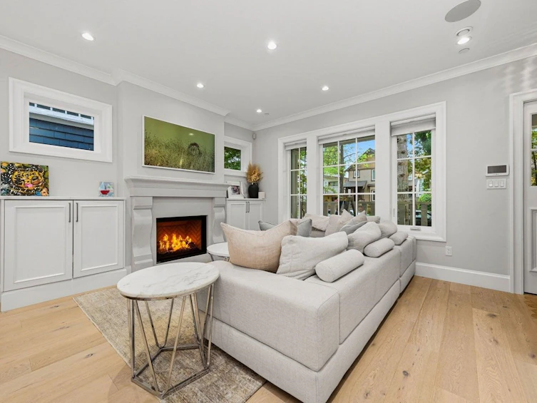 1242 E 23rd Avenue, Vancouver, BC, V5V 1Y9 - 4