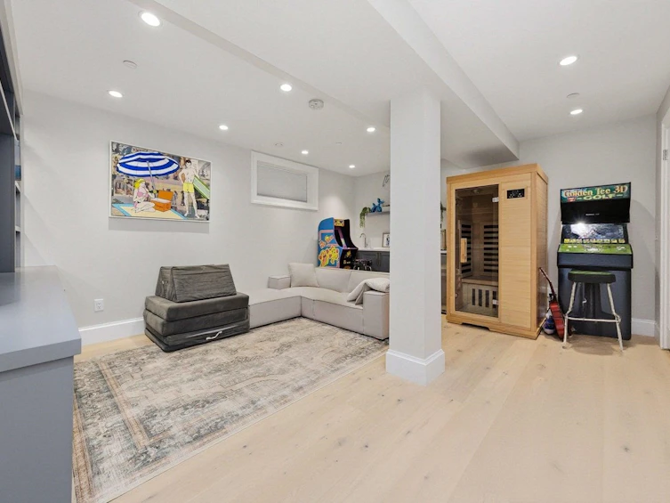 1242 E 23rd Avenue, Vancouver, BC, V5V 1Y9 - 27