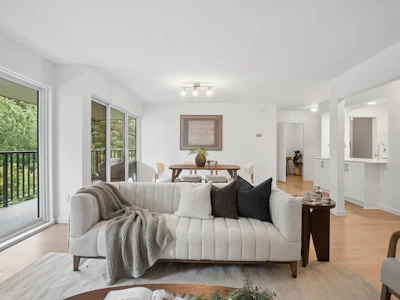 305-1945 Woodway Place - 5
