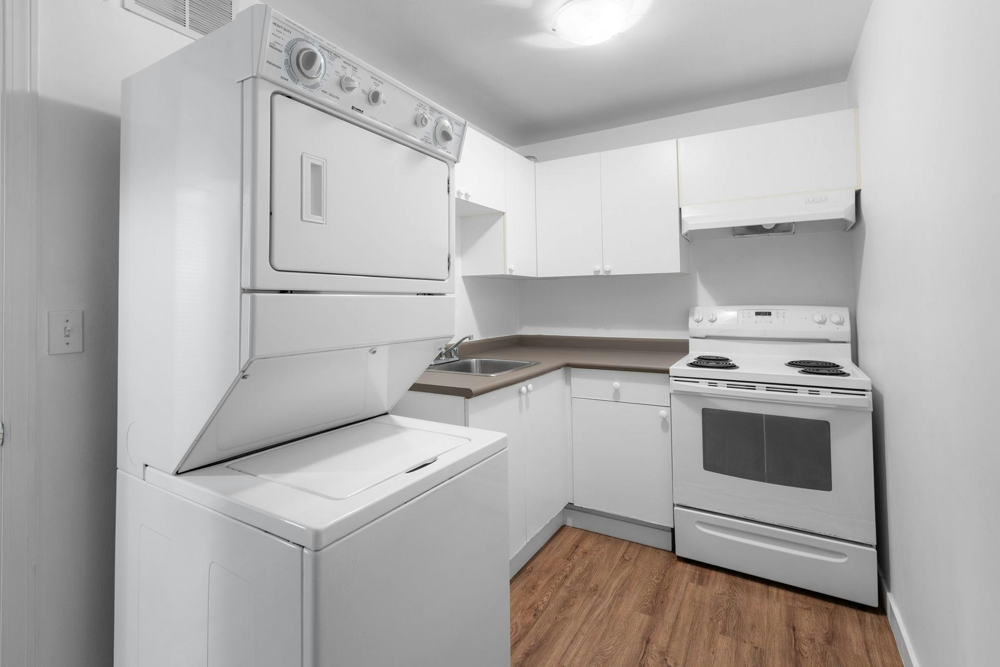 2905 Cliffrose Crescent, Coquitlam, BC, V3E 2S9 - 29