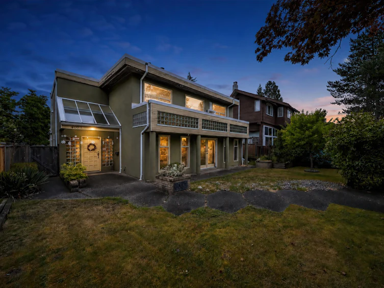 4055 W 31st Avenue, Vancouver, BC, V6S 1Y7 - 2