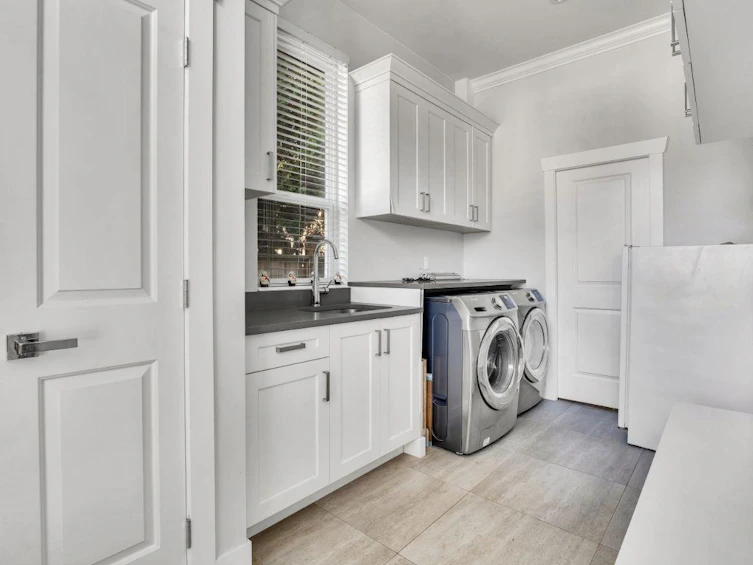 738 E 13th Street, North Vancouver, BC, V7L 2M7 - 11