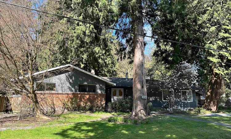 909 Seymour Boulevard