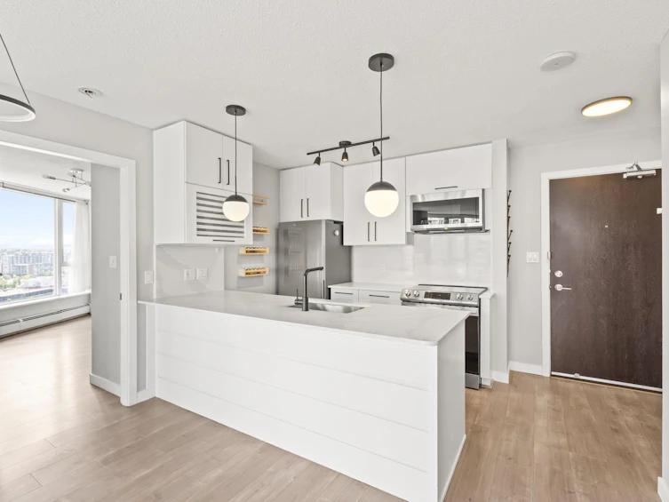 2202-689 Abbott Street, Vancouver, BC, V6B 0J2 - 3