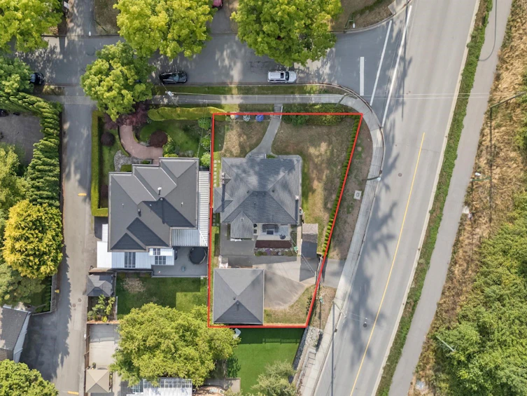2510 Camrose Drive, Burnaby, BC, V5A 2Y5 - 2
