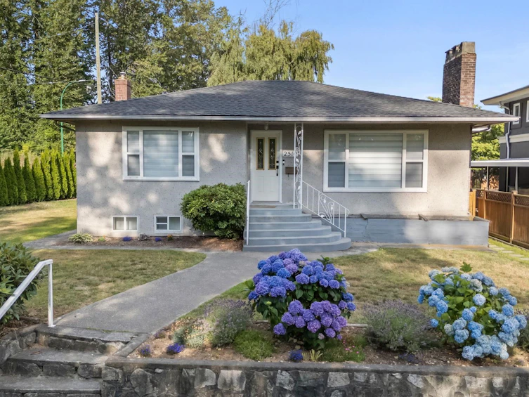 2510 Camrose Drive, Burnaby, BC, V5A 2Y5 - 9