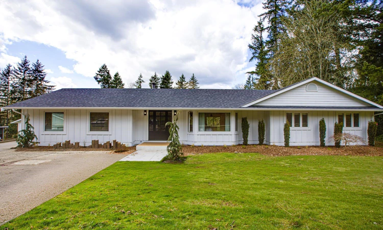 7025 Hesslea Crescent