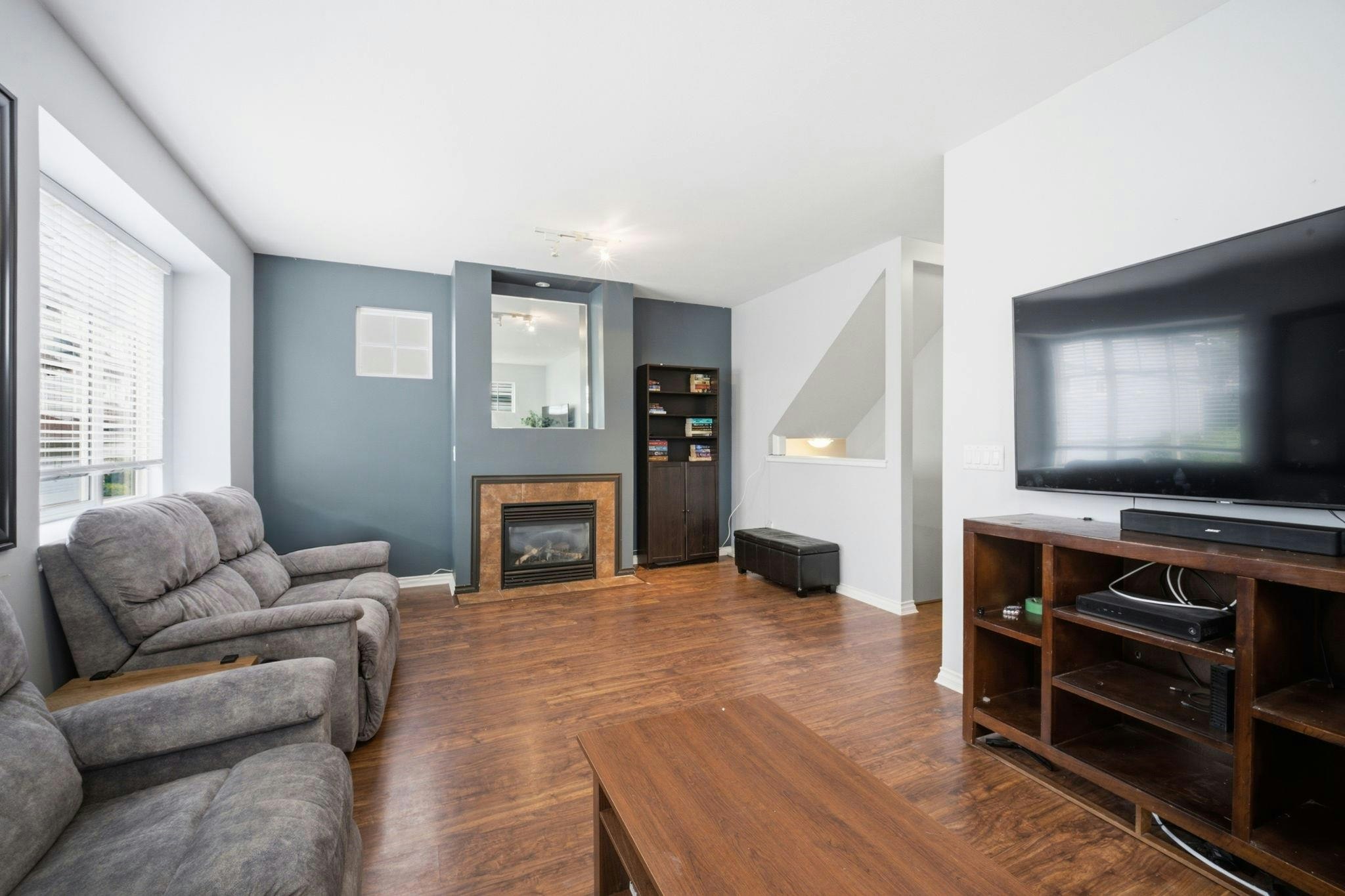 5-20582 67 Avenue - 5