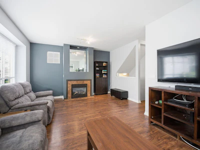5-20582 67 Avenue - 5