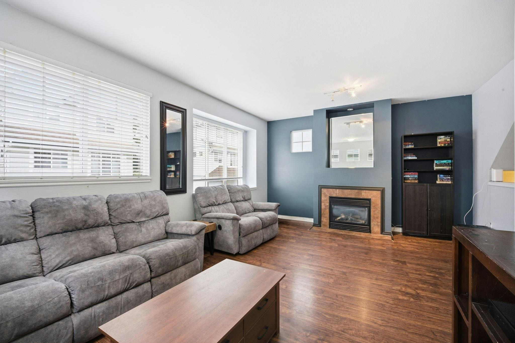 5-20582 67 Avenue - 4