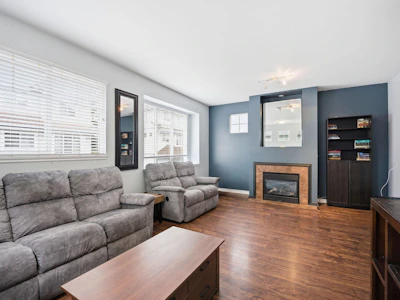 5-20582 67 Avenue - 4