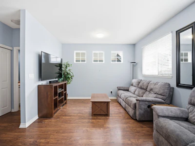 5-20582 67 Avenue - 3