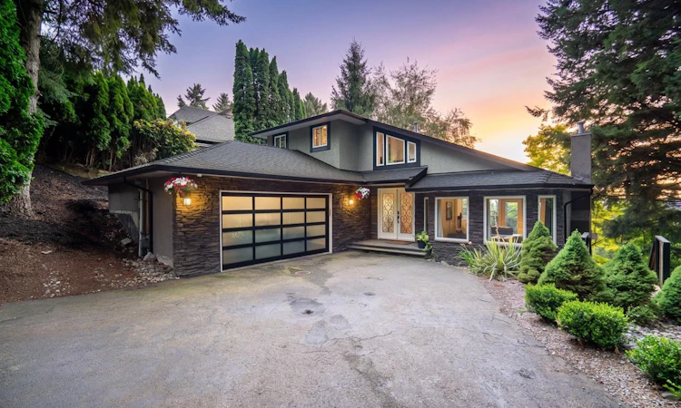 2724 St. Moritz Way