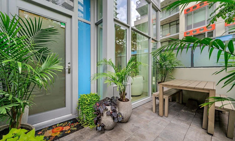 141 E 1st Avenue